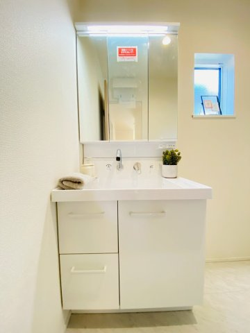 リナージュ／北区龍田1丁目／３号棟の独立洗面台