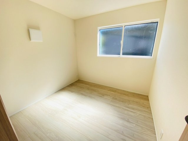 リナージュ／北区龍田1丁目／３号棟の洋室