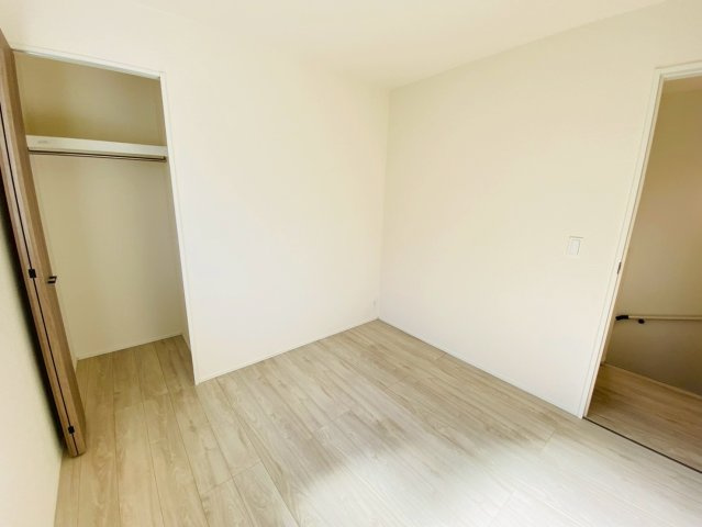 リナージュ／北区龍田1丁目／３号棟の洋室