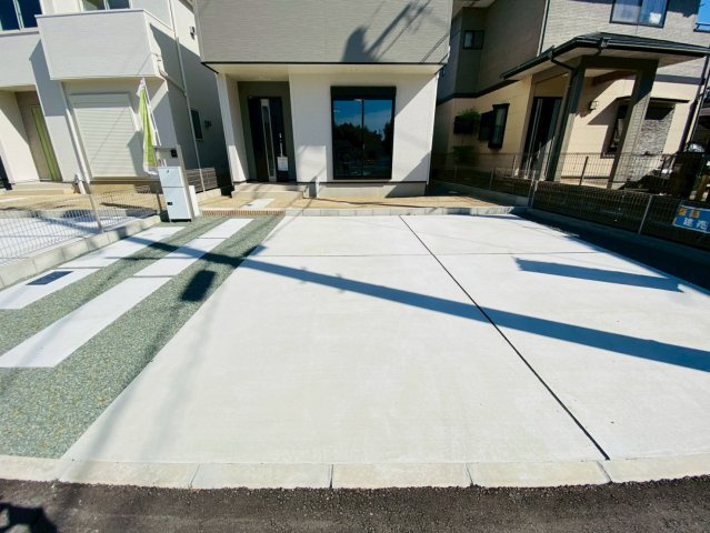 リナージュ／北区龍田1丁目／３号棟の駐車場