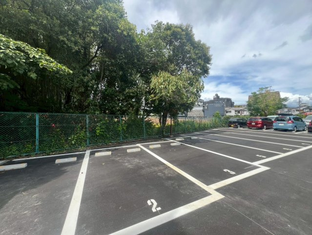 サンハイム杉林の駐車場