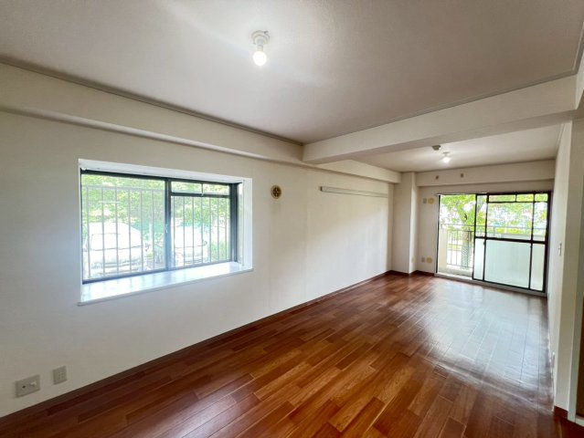 サンハイム杉林の洋室