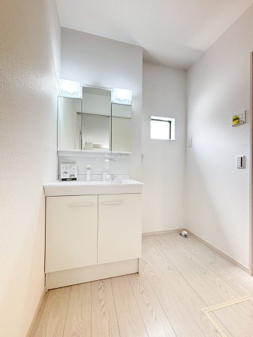 八潮市　伊草2丁目　新築戸建　全1棟の独立洗面台|施工例です