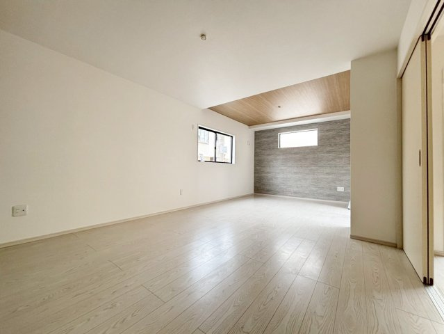 八潮市　伊草2丁目　新築戸建　全1棟の居間・リビング|施工例です