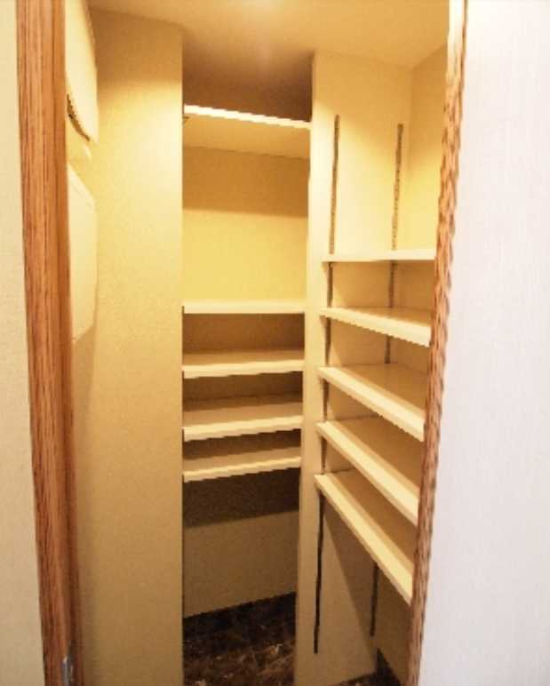 エスティメゾン銀座　駅近　ペット相談可　オートロックの収納