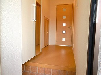 グラース・アンジュの玄関