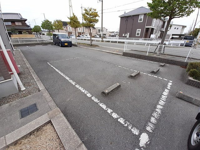 スカイコーポラスⅡの駐車場