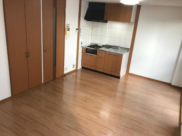 エーデルハイムの居間・リビング|同物件の別部屋写真です