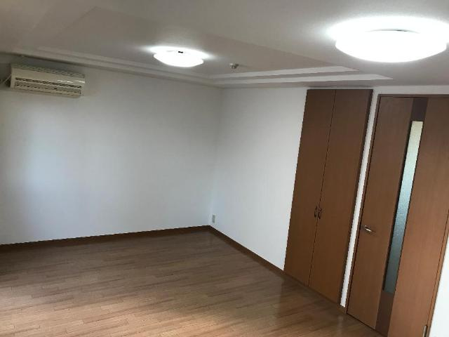 エーデルハイムの居間・リビング|同物件の別部屋写真です