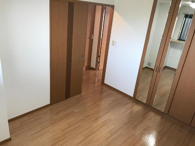 エーデルハイムの居間・リビング|同物件の別部屋写真です