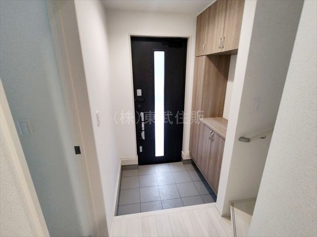 【玄関】 | 狭山市笹井2期 | 明るい玄関です