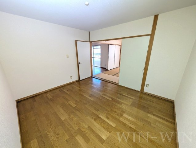 マロン・ドゥムールの寝室