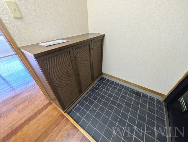 マロン・ドゥムールの玄関