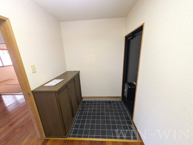 マロン・ドゥムールの玄関