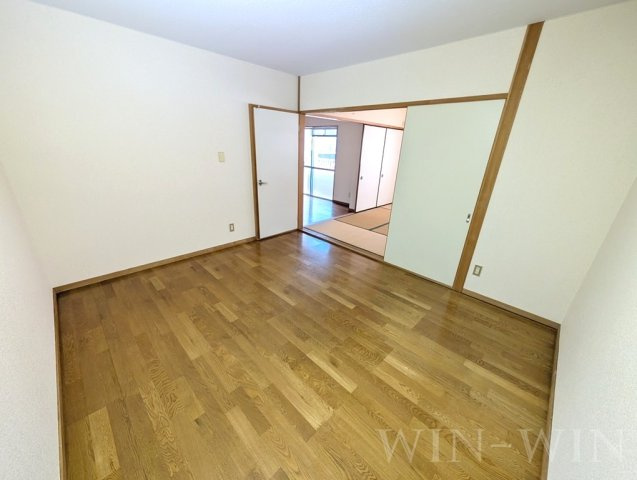 マロン・ドゥムールの寝室