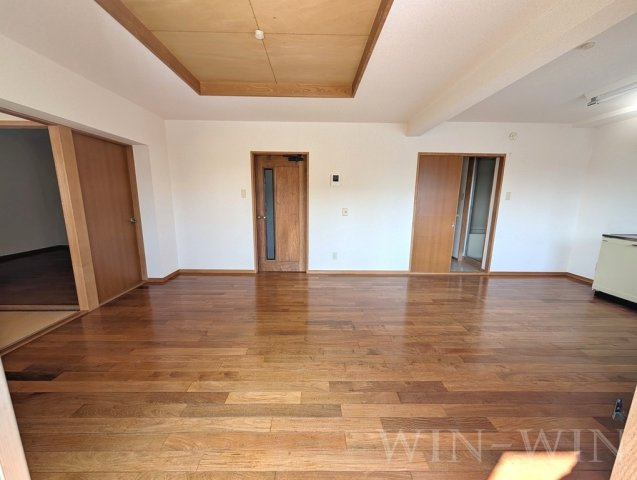 マロン・ドゥムールの居間・リビング