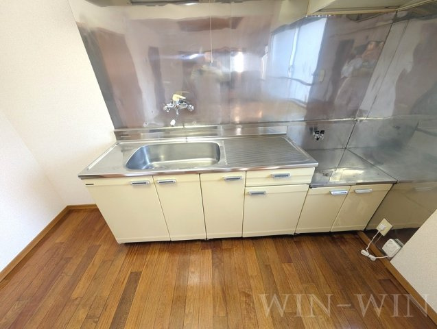 マロン・ドゥムールのキッチン