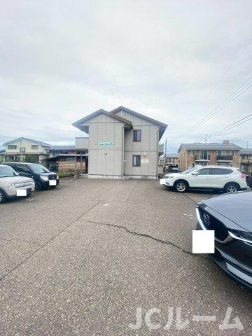 グランドハイデンス Bの駐車場