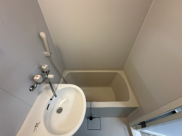 ハックベリーハイツⅡの浴室