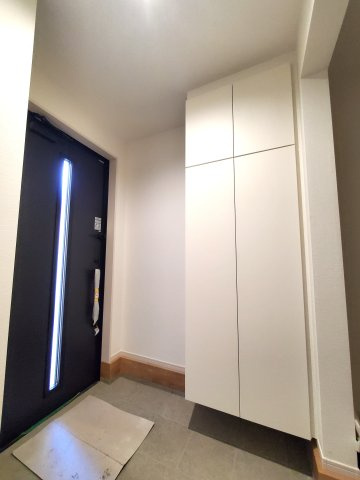 三郷市　高州2丁目　新築戸建　　全1棟の玄関|毎日通る玄関はこちらです