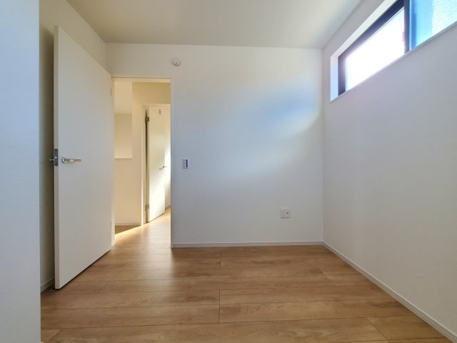 三郷市　高州2丁目　新築戸建　　全1棟の洋室|使い勝手のいい洋室です