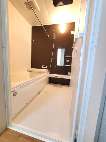 三郷市　高州2丁目　新築戸建　　全1棟の浴室|1日の疲れを取り心身を癒すことができるよう、ゆとりのスペースを確保してます