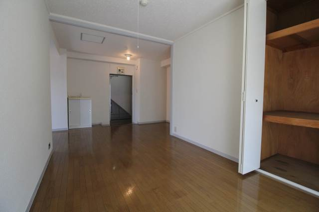 東都赤坂コーポ二の居間・リビング