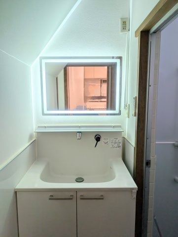 神戸市須磨区妙法寺戸建の独立洗面台