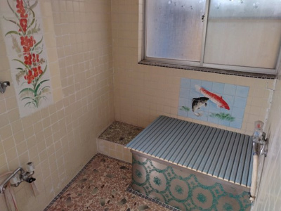 【玄関】 | 岡谷市神明町2丁目 中古住宅⑤ | 風呂