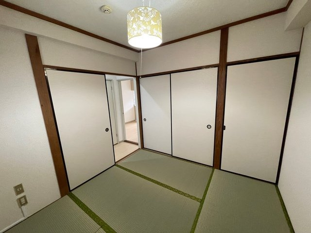 コーポ林屋の和室|※照明はついておりません