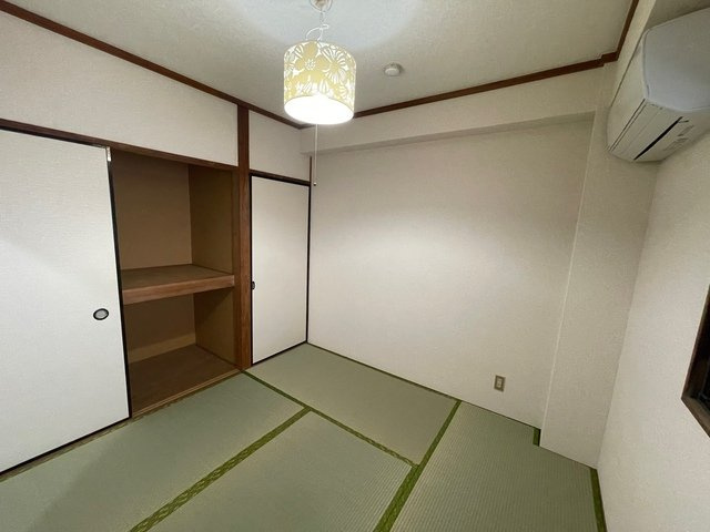 コーポ林屋の寝室|※照明はついておりません