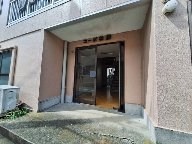 コーポ林屋のエントランス