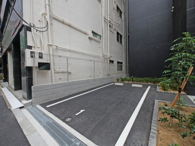 大阪市浪速区日本橋東１丁目の賃貸マンションの駐車場