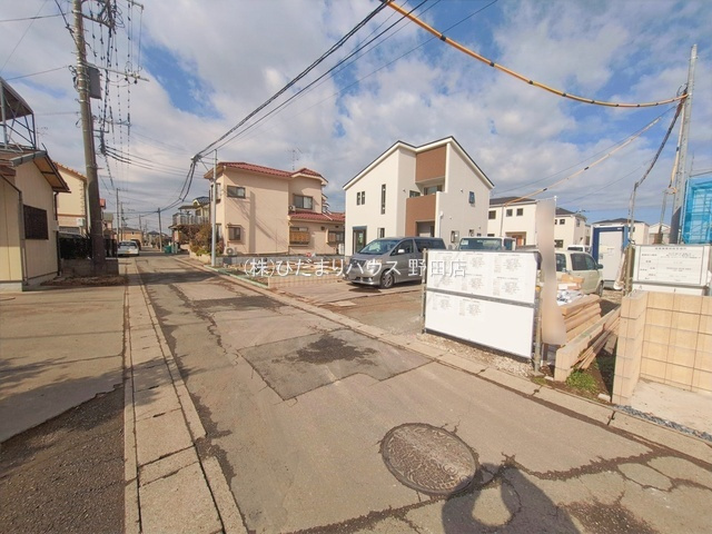 野田木間ケ瀬第2　新築戸建　5号棟の前面道路含む現地写真|前面道路は4ｍです♪