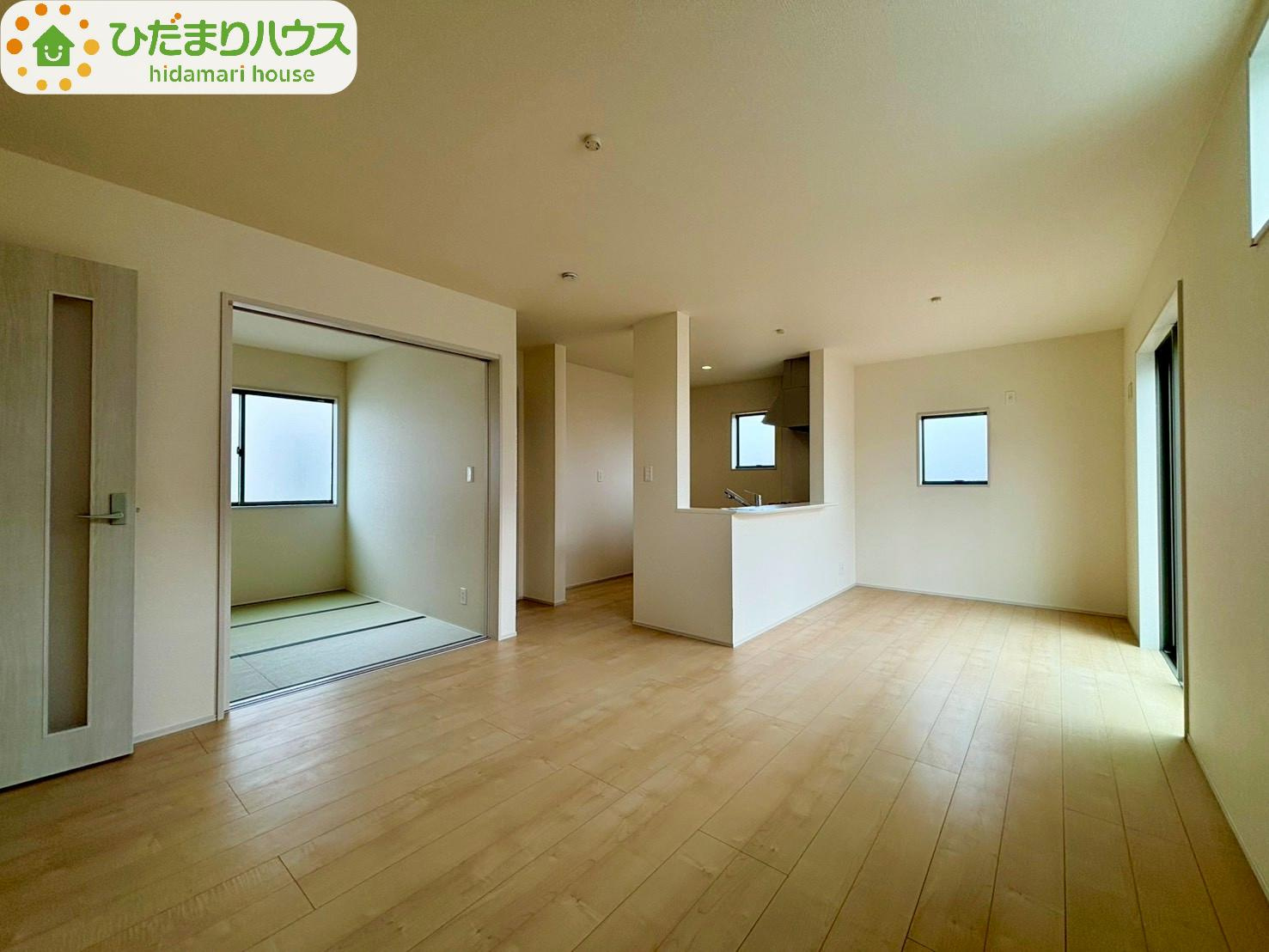 野田木間ケ瀬第2　新築戸建　5号棟の駐車場|協定道路は約8ｍあるので、敷地内での車切り替えしもらくちんです♪