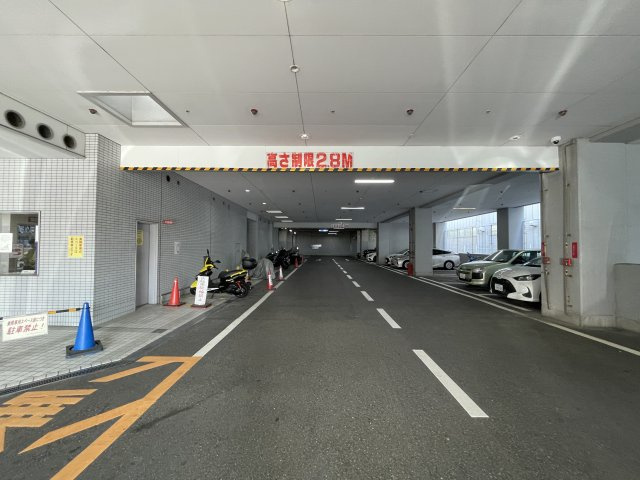 オークプリオタワーの駐車場