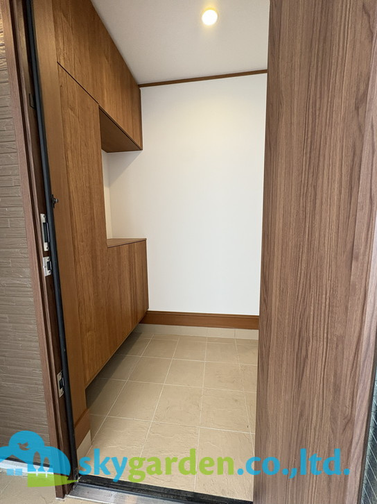 茅ヶ崎市東海岸南4丁目　新築戸建　全5棟B号棟の玄関