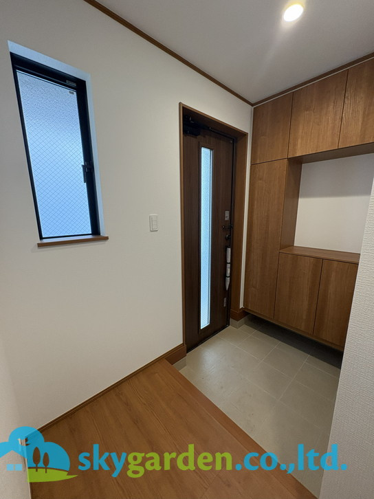 茅ヶ崎市東海岸南4丁目　新築戸建　全5棟B号棟の玄関