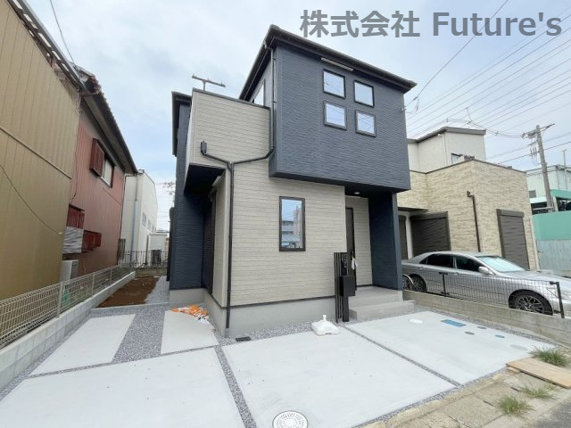 三郷市新和4丁目　新築戸建　全1棟の駐車場|カースペース2台分付き