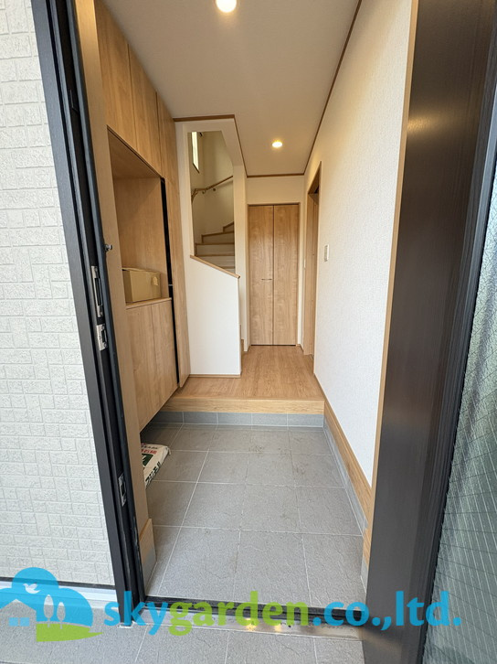 茅ヶ崎市東海岸南4丁目　新築戸建　全5棟C号棟の玄関