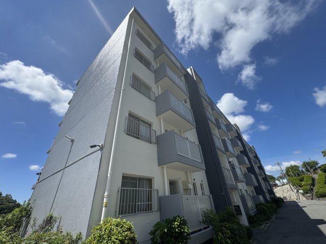 鈴蘭泉台第4ハウスの外観|外観もきれいです