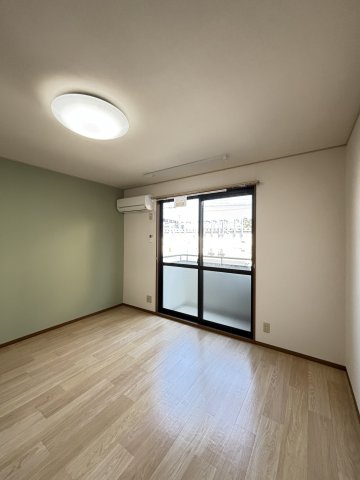 BEST ONEの居間・リビング