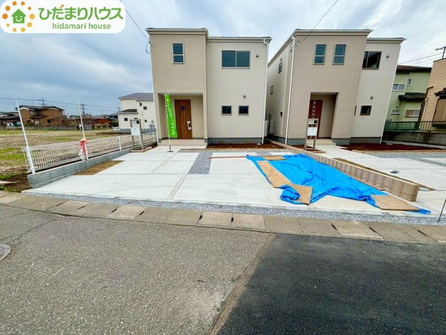 野田木間ケ瀬第2　新築戸建　8号棟の駐車場|前面道路は4ｍ！　車通りの少ない道路なので、焦らずゆっくり駐車ができますよ♪