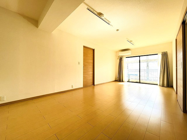 【居間・リビング】 | 寺塚パークマンション