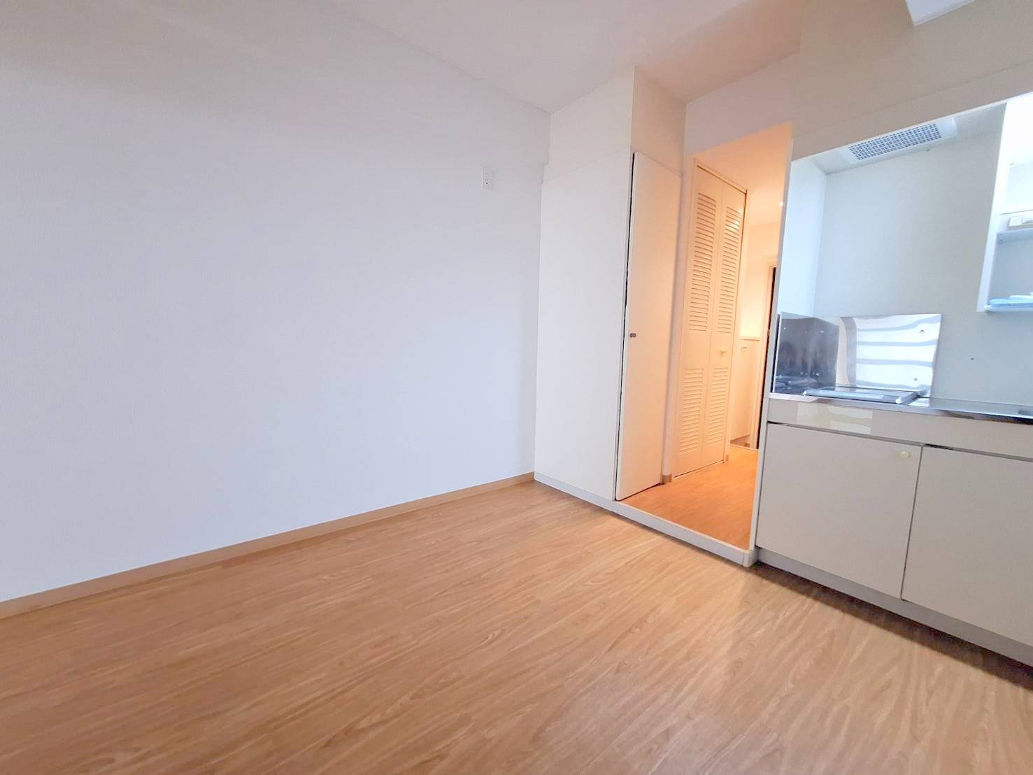 ＬＩＶＥの洋室