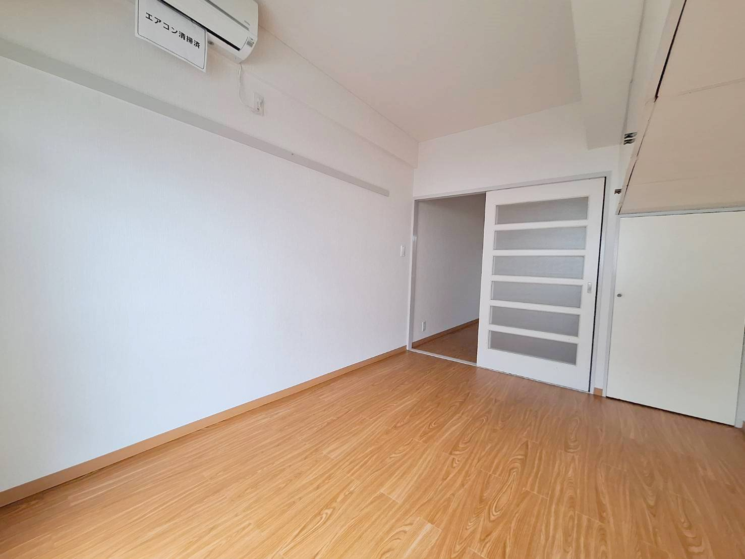 ＬＩＶＥの洋室