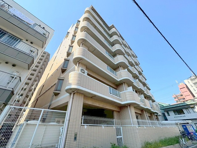 プリンスコート新高の外観