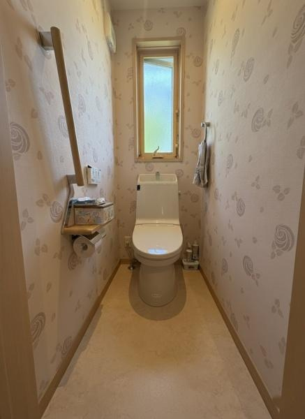 大字市中古のトイレ|2階にもトイレがあり、忙しい朝や来客時にも便利です。