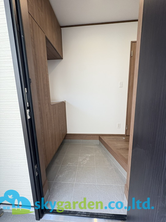 茅ヶ崎市東海岸南4丁目　新築戸建　全5棟D号棟の玄関|玄関です