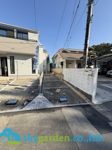 茅ヶ崎市東海岸南4丁目　新築戸建　全5棟D号棟の前面道路含む現地写真